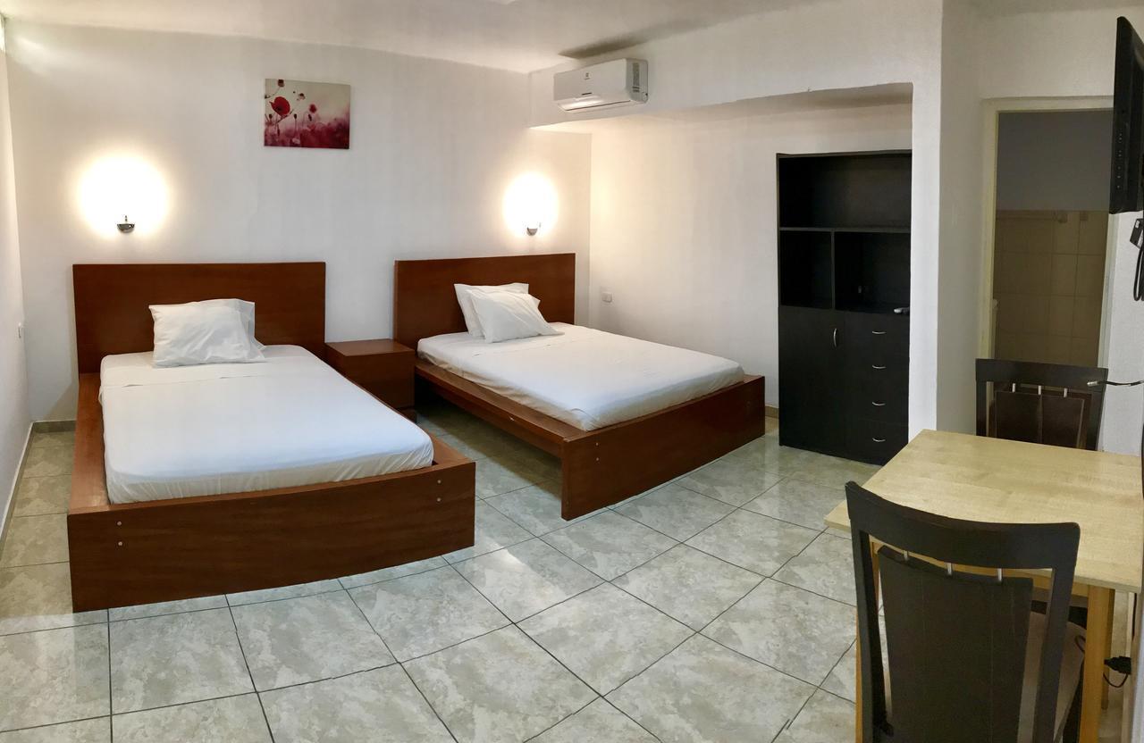 Razz Hotel 2*